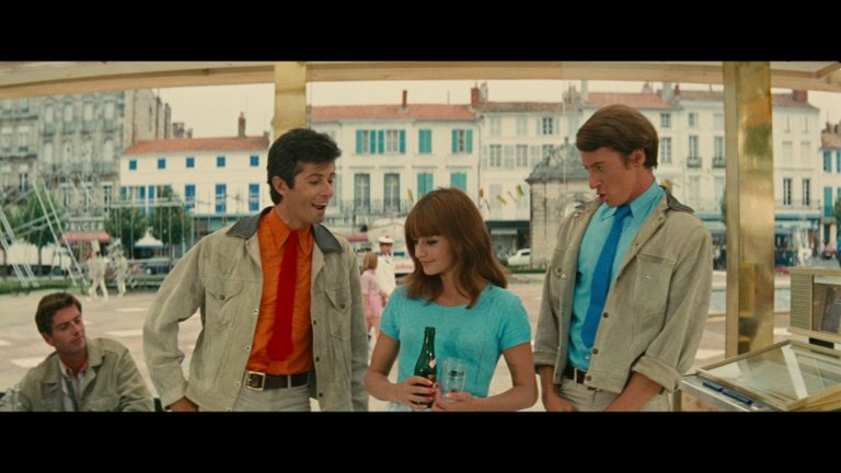 Screen capture from The Young Girls of Rochefort