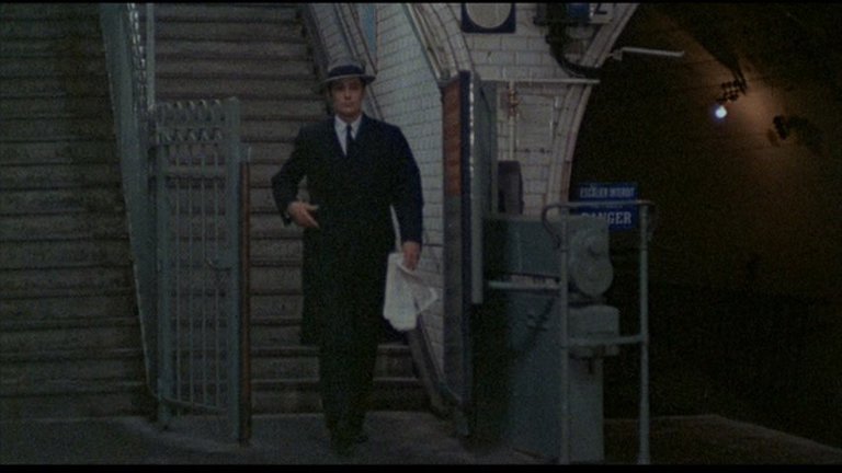 Screen capture from Le Samouraï