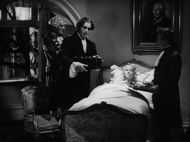 Screen capture from The Scarlet Empress