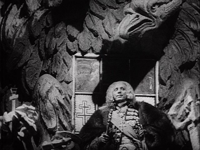 Screen capture from The Scarlet Empress