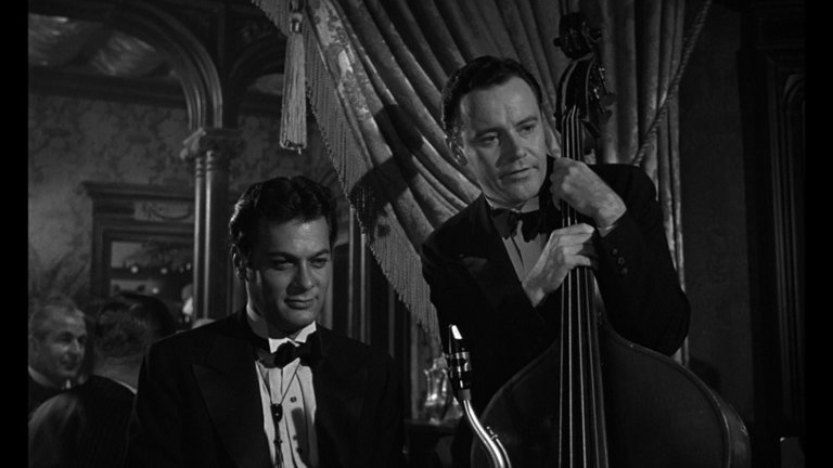 Screen capture from Some Like It Hot