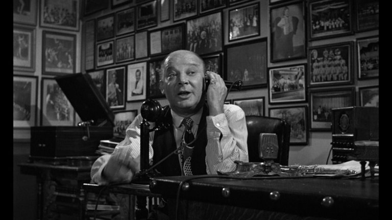 Screen capture from Some Like It Hot