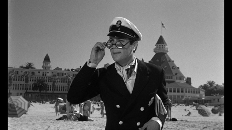 Screen capture from Some Like It Hot