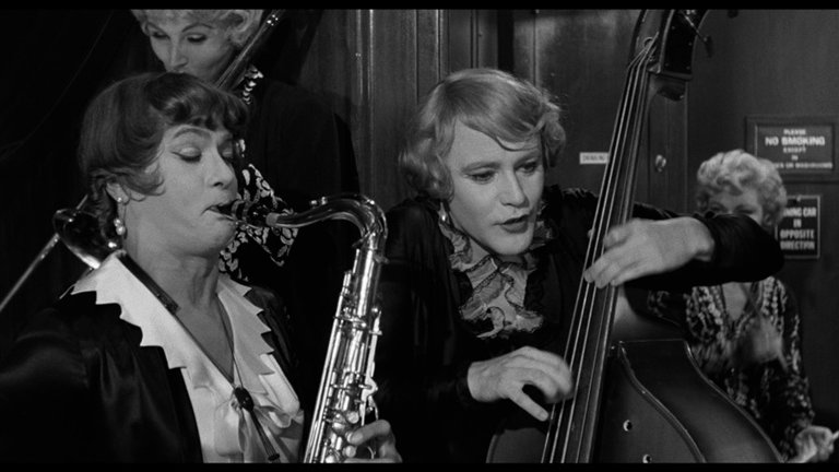 Screen capture from Some Like It Hot