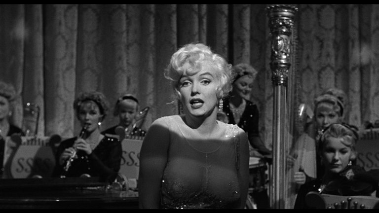Screen capture from Some Like It Hot