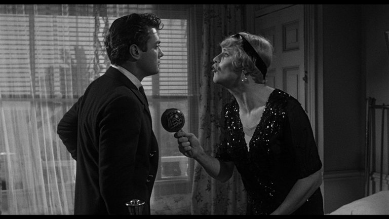 Screen capture from Some Like It Hot