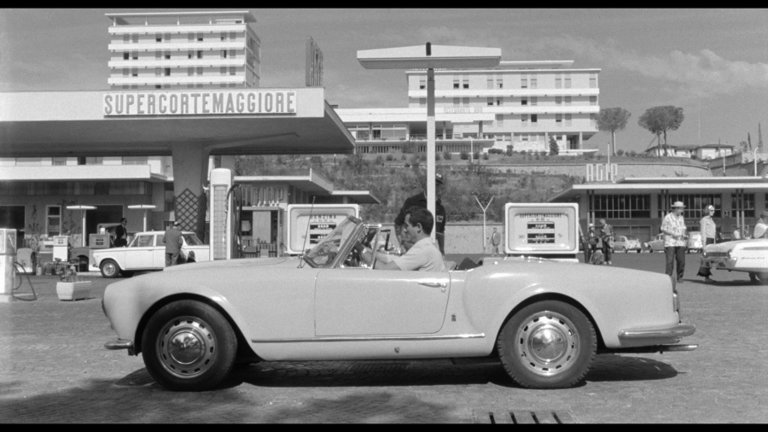 Screen capture from Il sorpasso