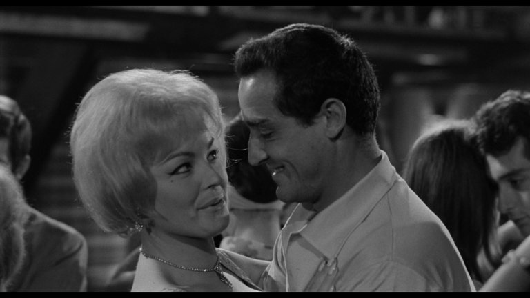 Screen capture from Il sorpasso