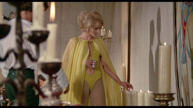Screen capture from Spirits of the Dead
