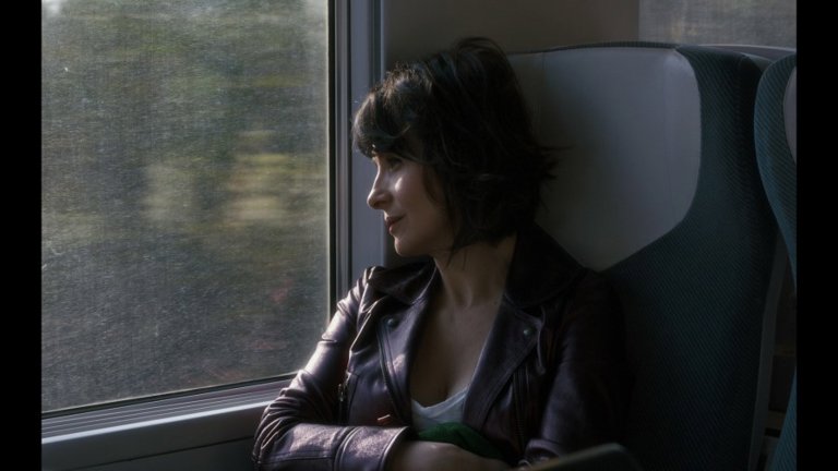 Screen capture from Let the Sunshine In