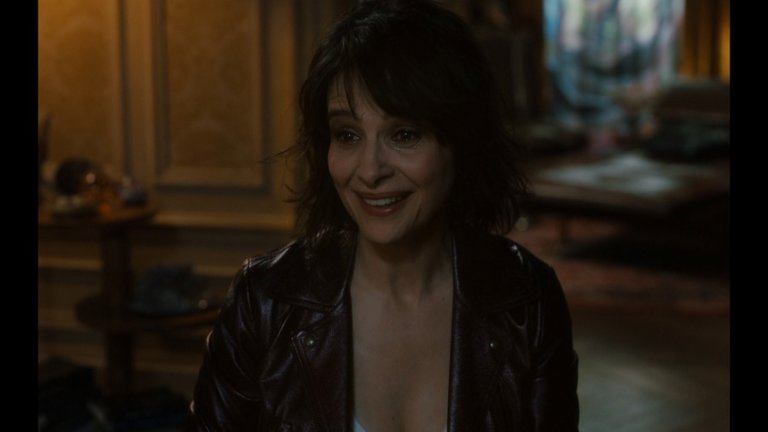 Screen capture from Let the Sunshine In