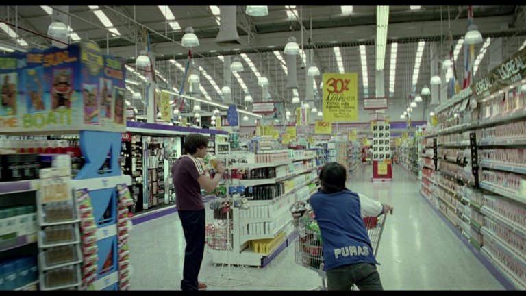 Screen capture from Y tu mamá también 