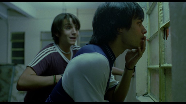 Screen capture from Y tu mamá también 