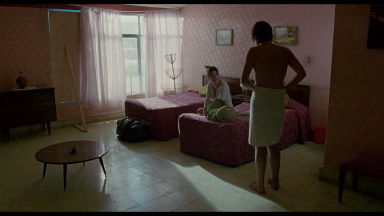 Screen capture from Y tu mamá también 