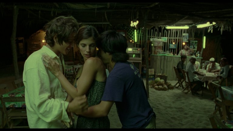 Screen capture from Y tu mamá también 