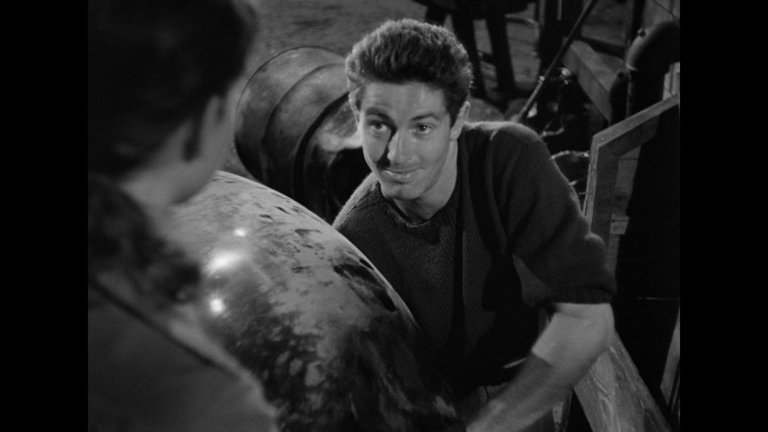 Screen capture from They Live by Night