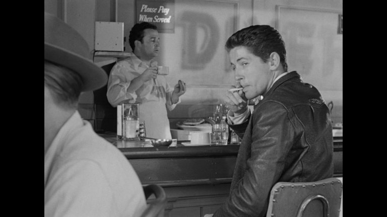 Screen capture from They Live by Night