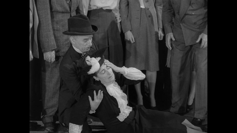 Screen capture from Monsieur Verdoux
