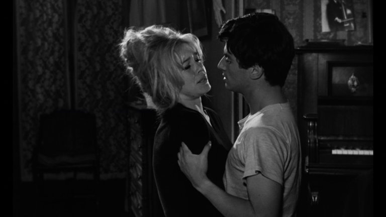 Screen capture from La vérité