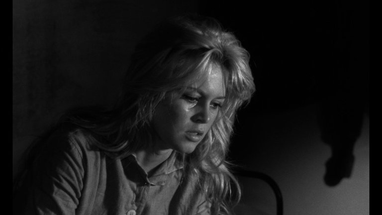 Screen capture from La vérité