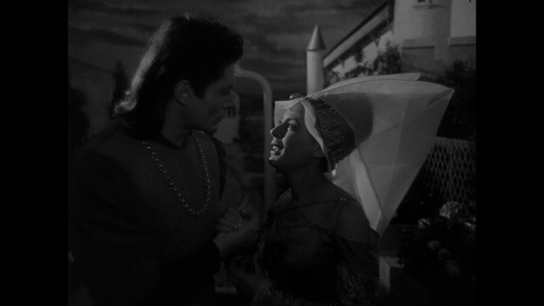 Screen capture from Les visiteurs du soir