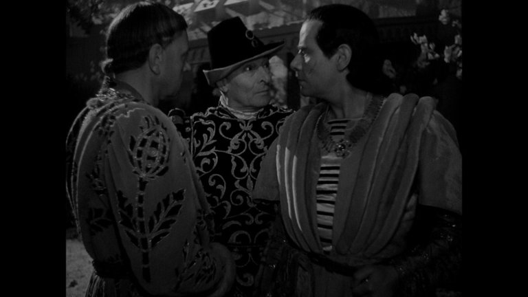 Screen capture from Les visiteurs du soir