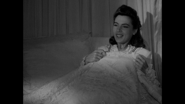 Screen capture from Les visiteurs du soir