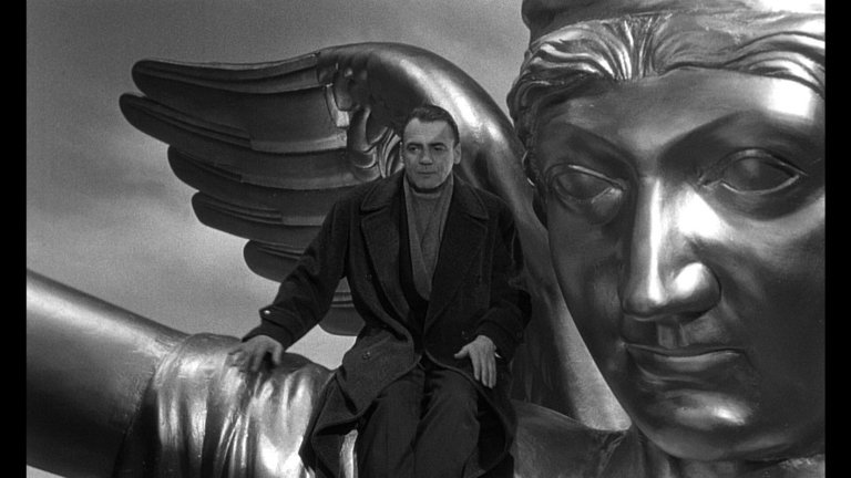 Screen capture from Wings of Desire