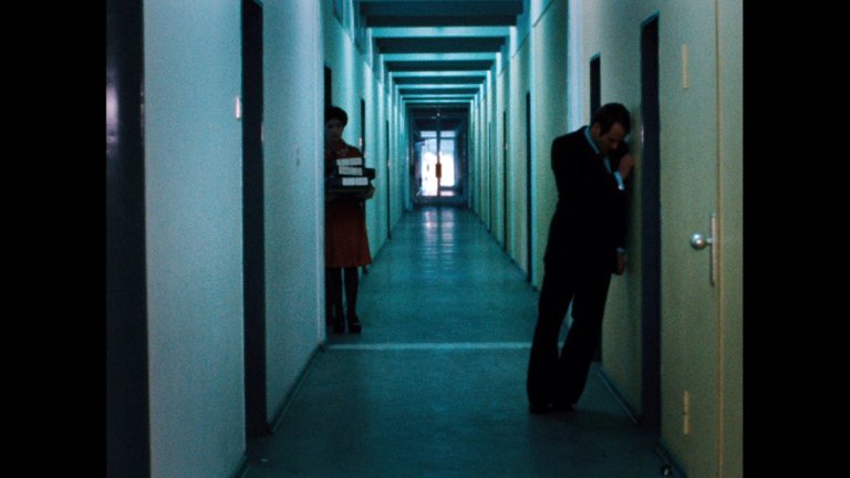Screen capture from World on a Wire
