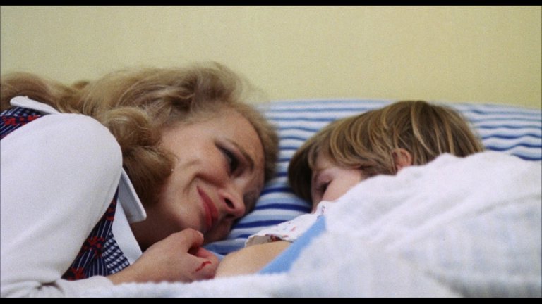 Screen capture from A Woman Under the Influence