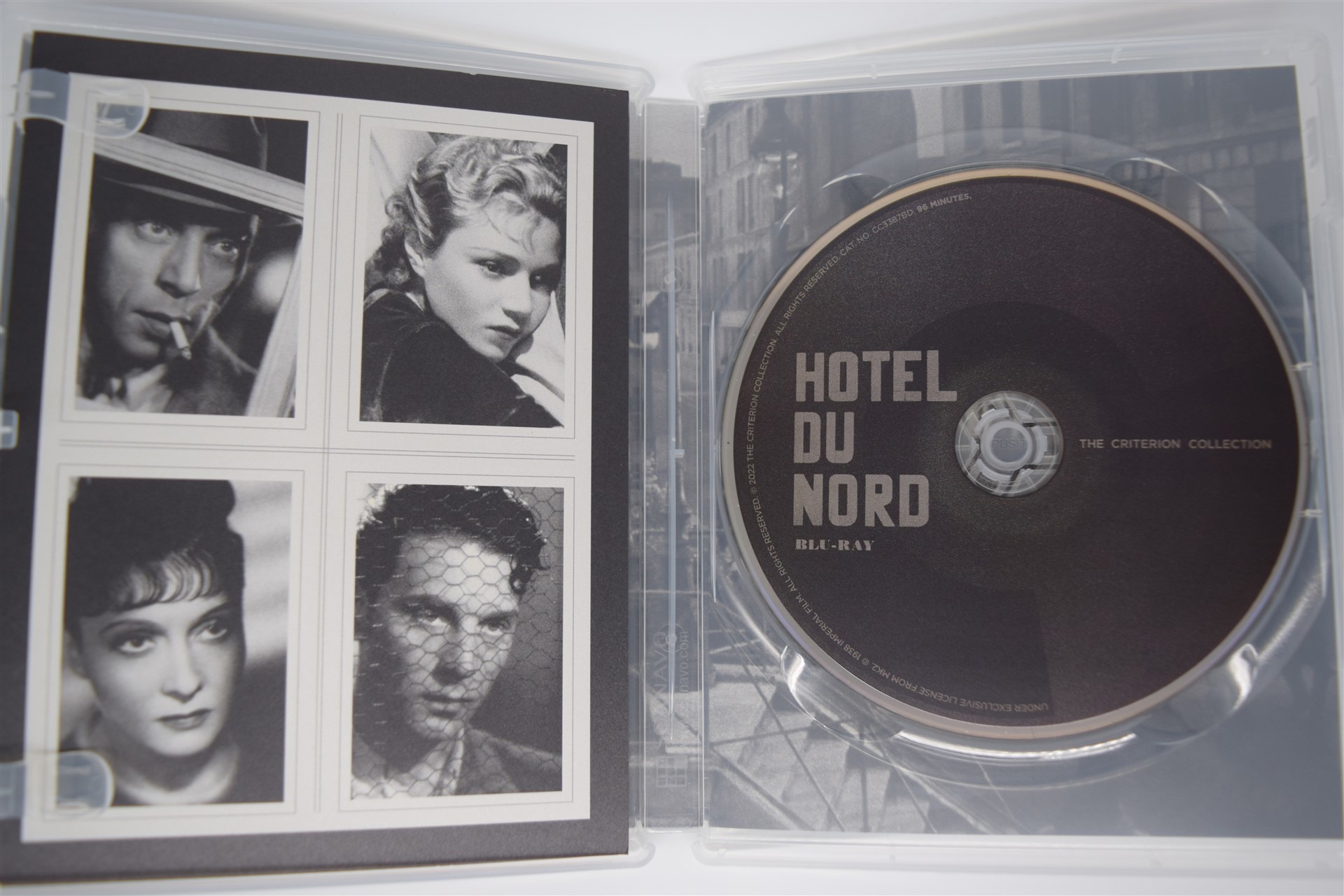 Screen capture from Hôtel du Nord