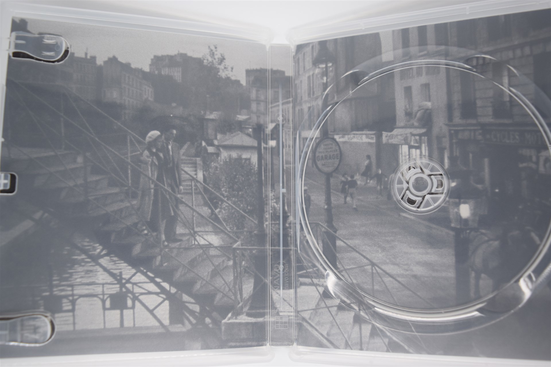 Screen capture from Hôtel du Nord