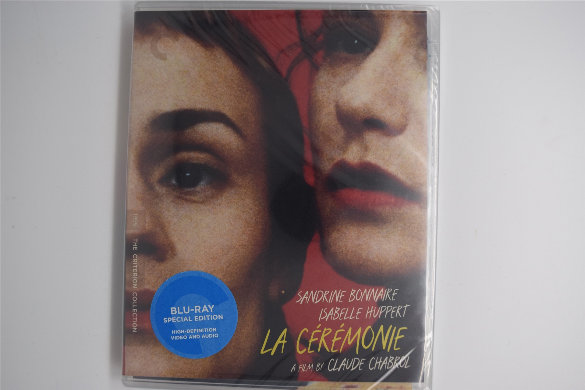Screen capture from La cérémonie