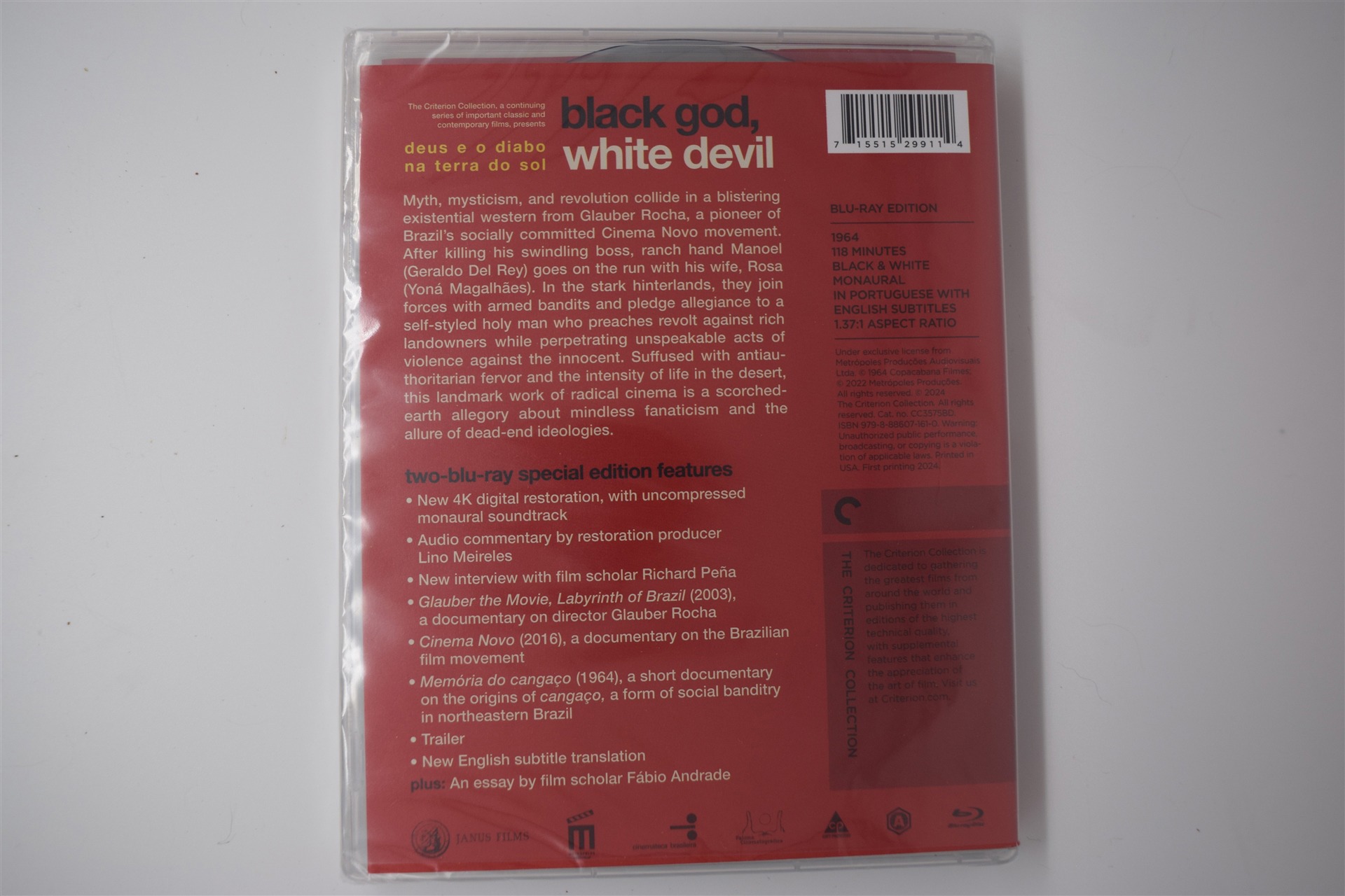 Screen capture from Black God, White Devil