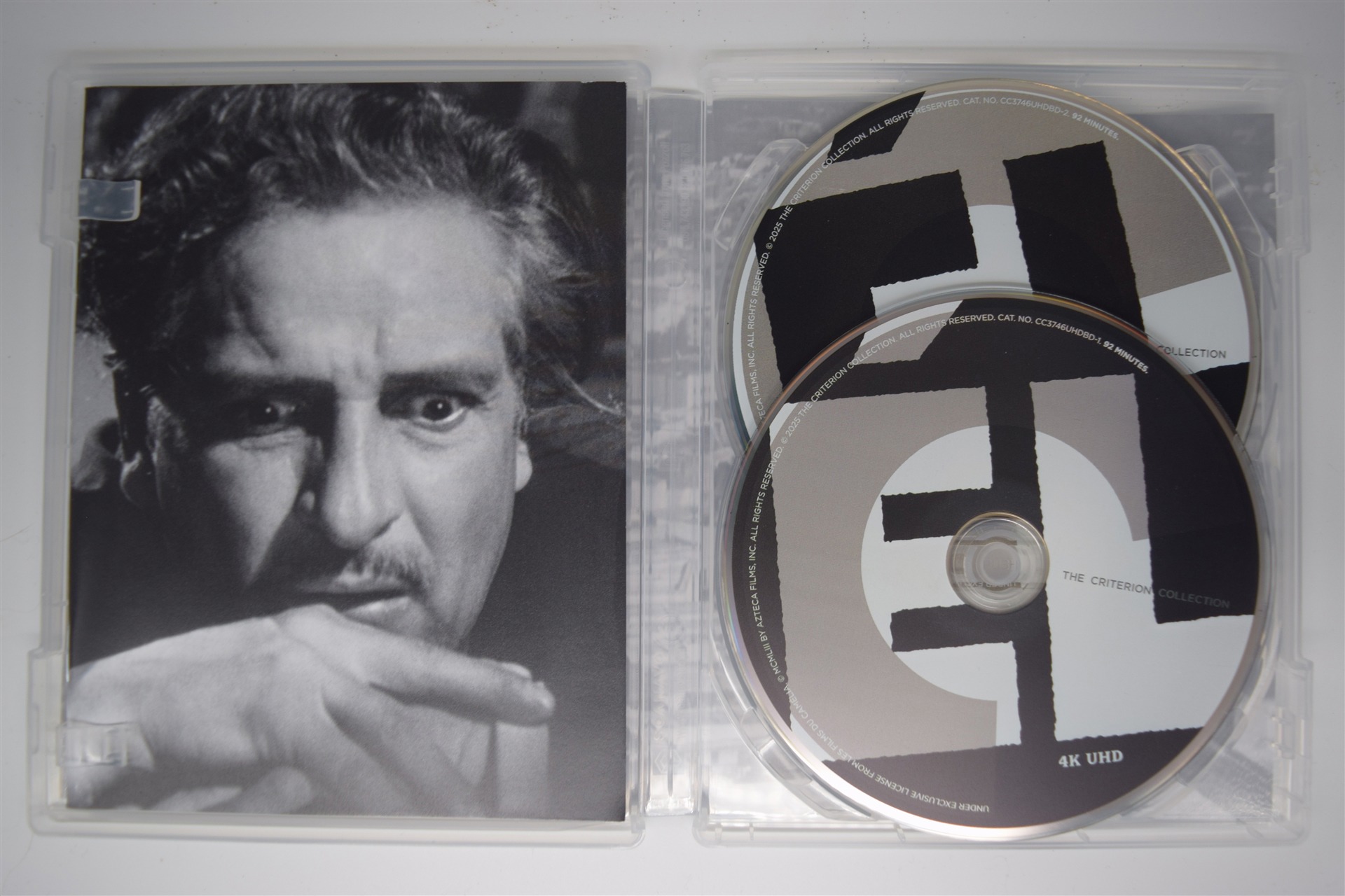 Screen capture from Él