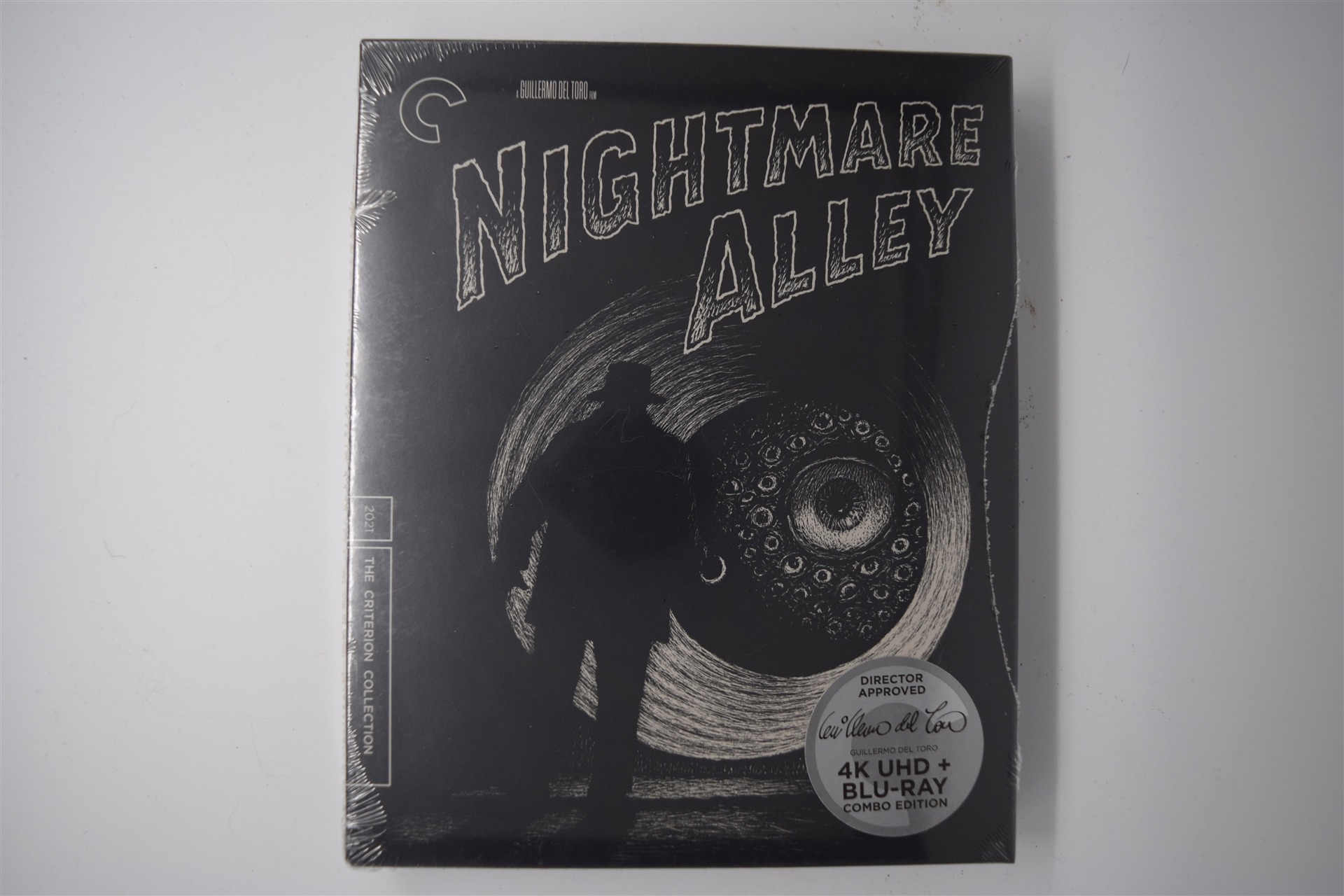 Screen capture from Nightmare Alley
