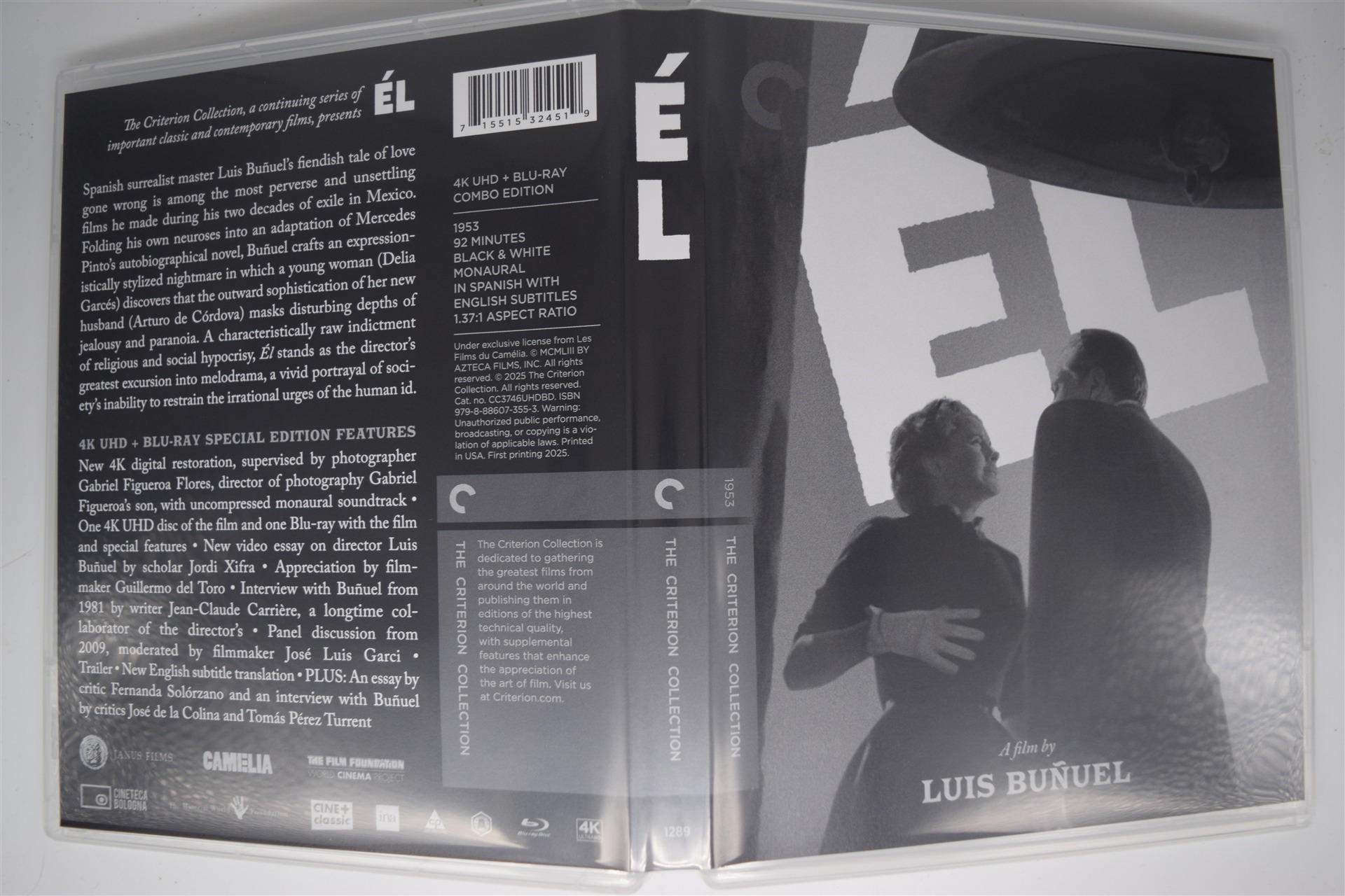 Screen capture from Él