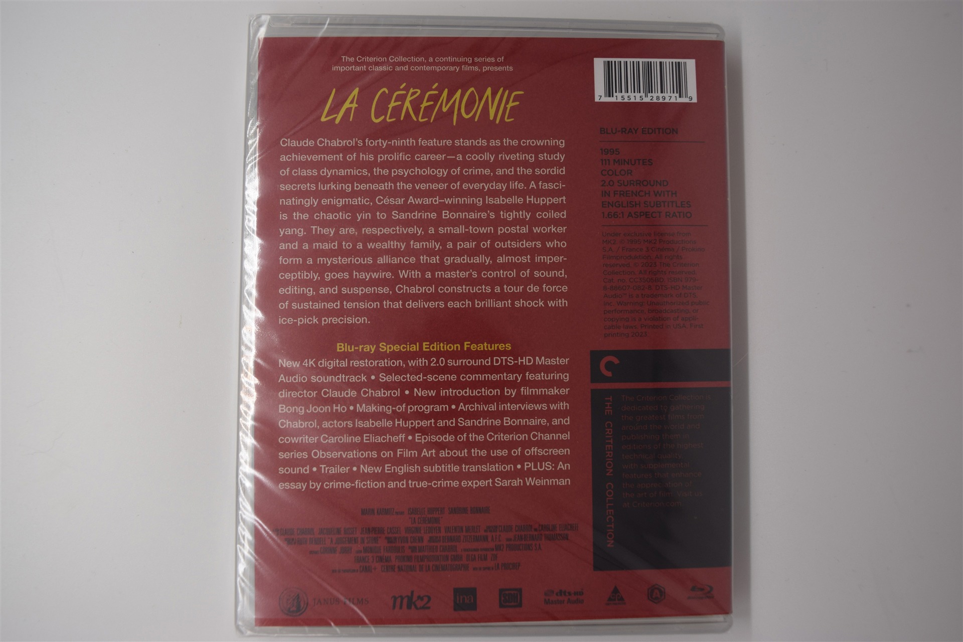 Screen capture from La cérémonie