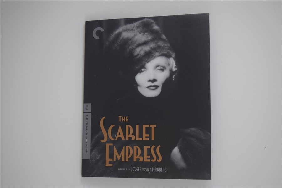 Screen capture from The Scarlet Empress