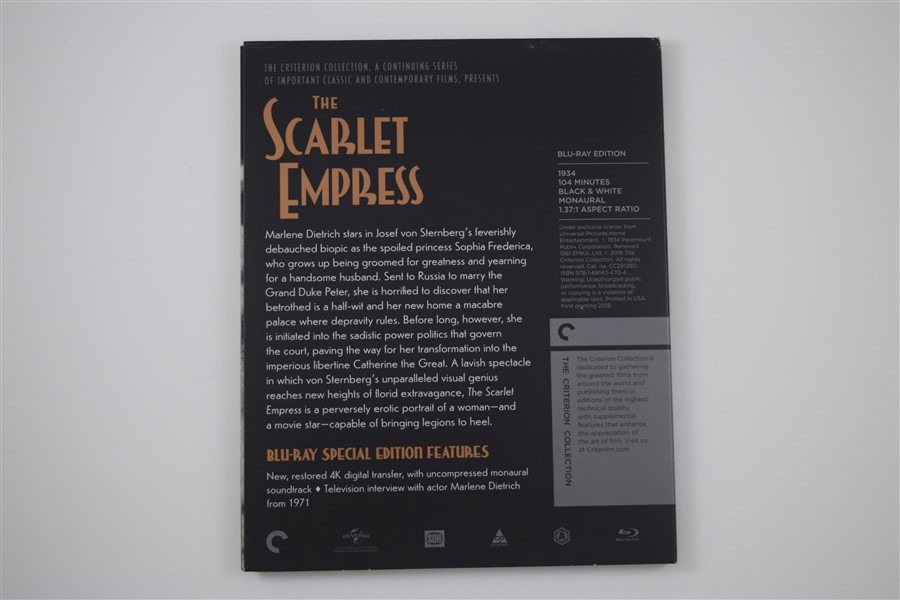Screen capture from The Scarlet Empress