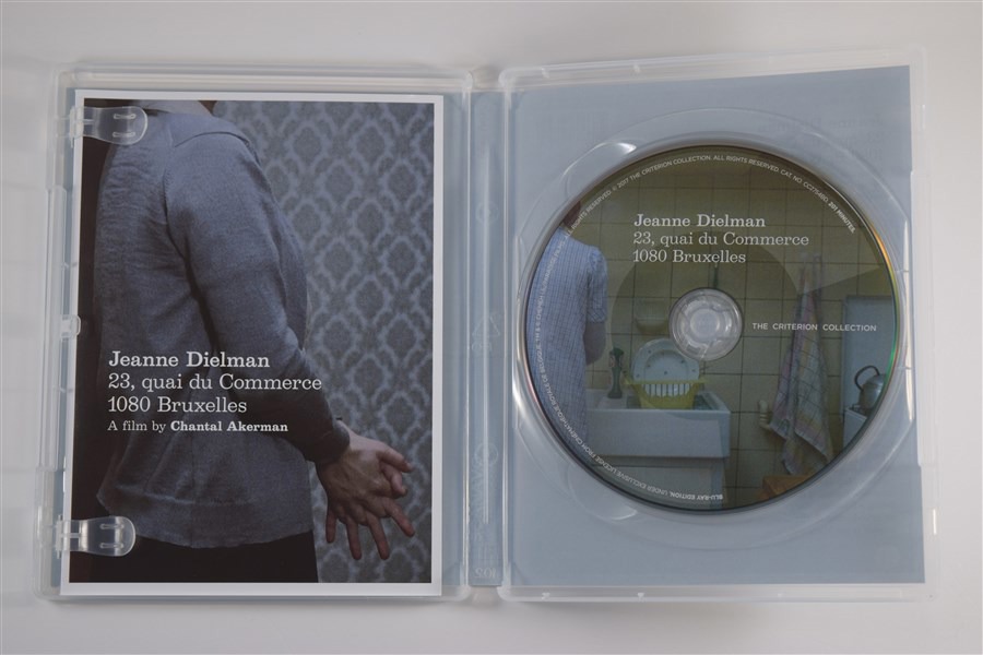 Screen capture from Jeanne Dielman, 23, quai du Commerce, 1080 Bruxelles