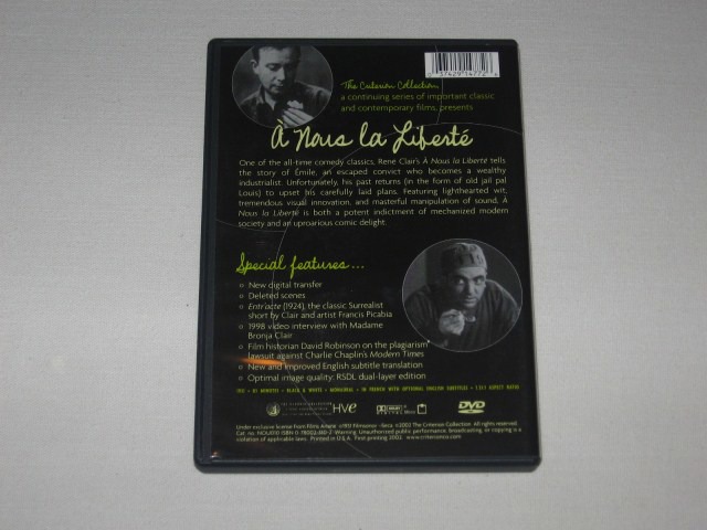 Screen capture from À nous la liberté