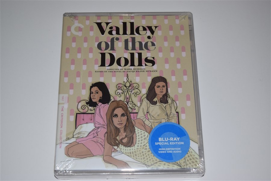 Screen capture from Valley of the Dolls