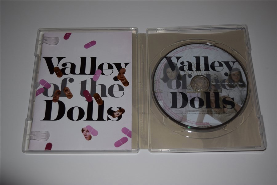 Screen capture from Valley of the Dolls
