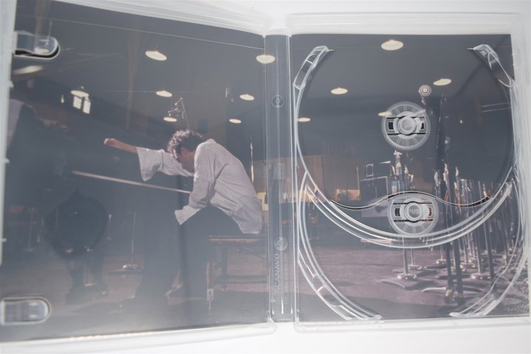Packaging photo for Thirty Two Short Films About Glenn Gould