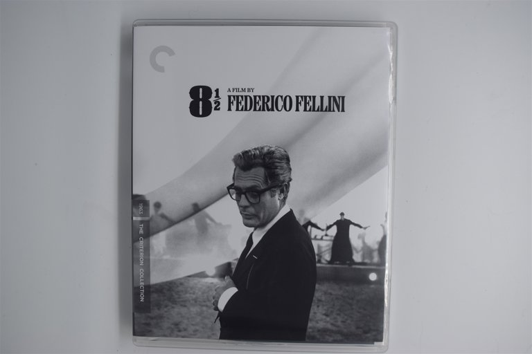 Packaging photo for 8½