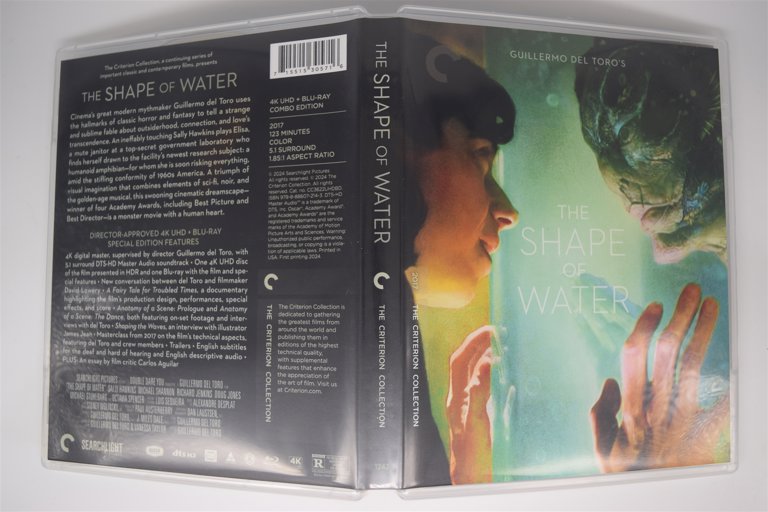 Packaging photo for The Shape of Water