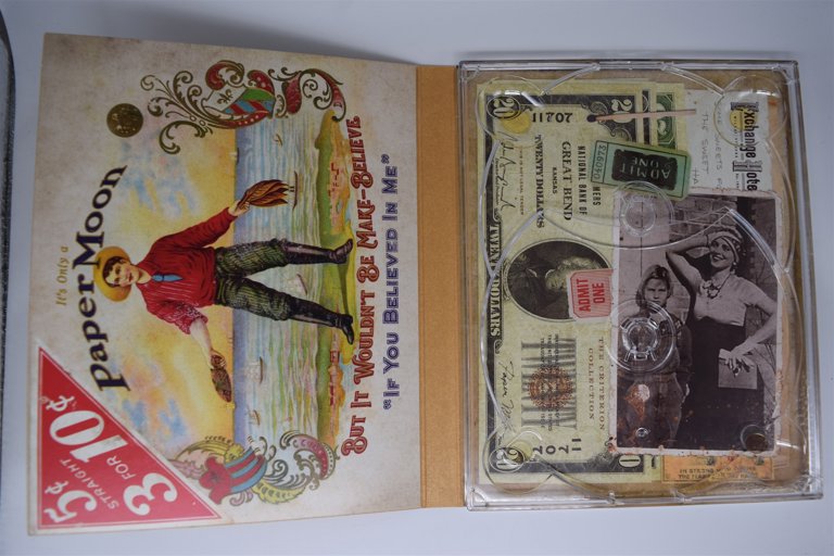Packaging photo for Paper Moon