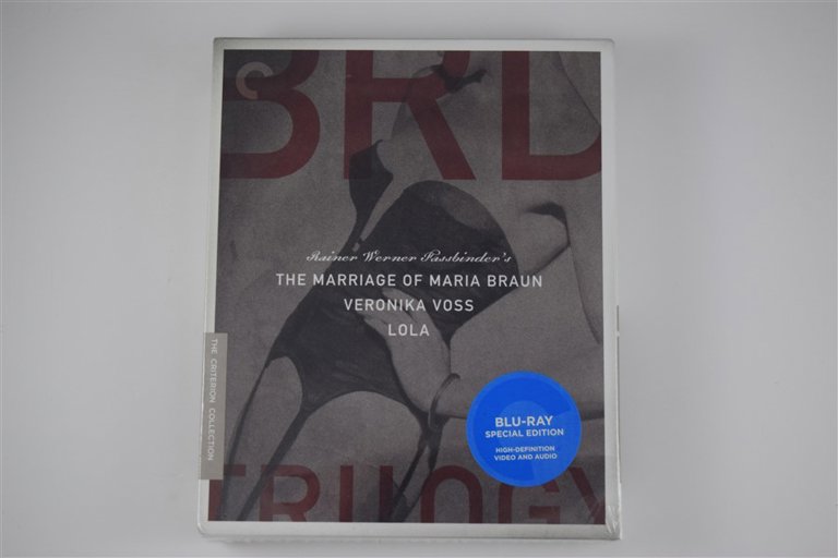 Packaging photo for Lola