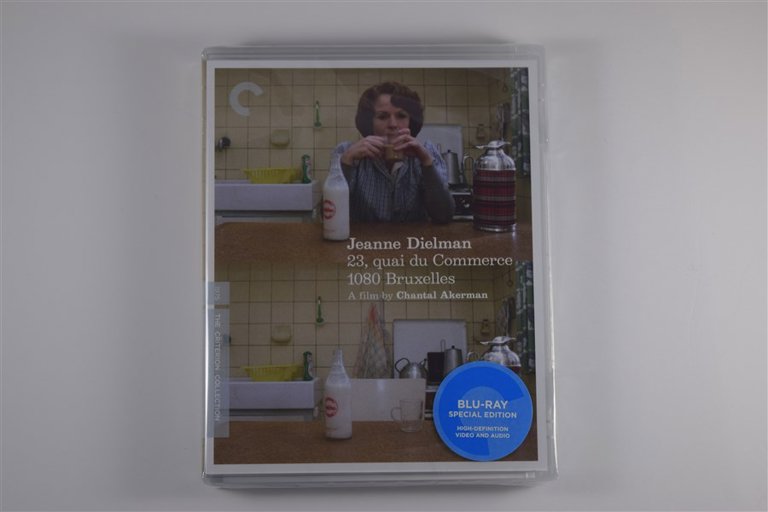 Packaging photo for Jeanne Dielman, 23, quai du Commerce, 1080 Bruxelles